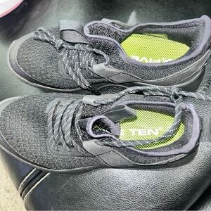 Black Athletic Shoes with Flexible Knit Design